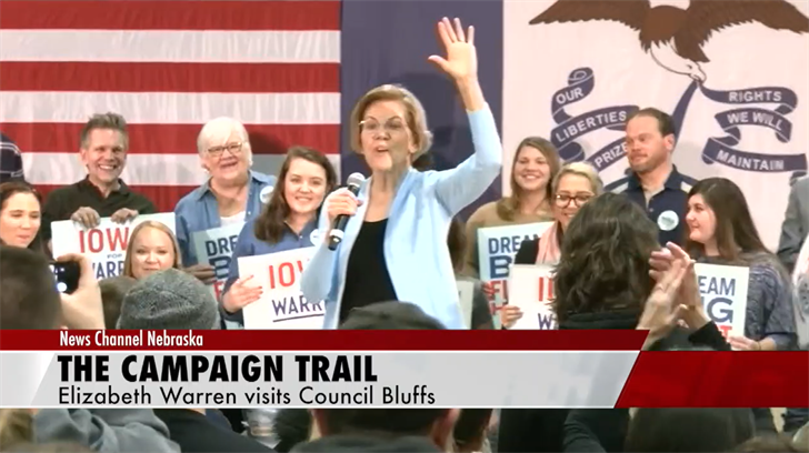 Elizabeth Warren brings kitchen table talk to Council Bluffs forum