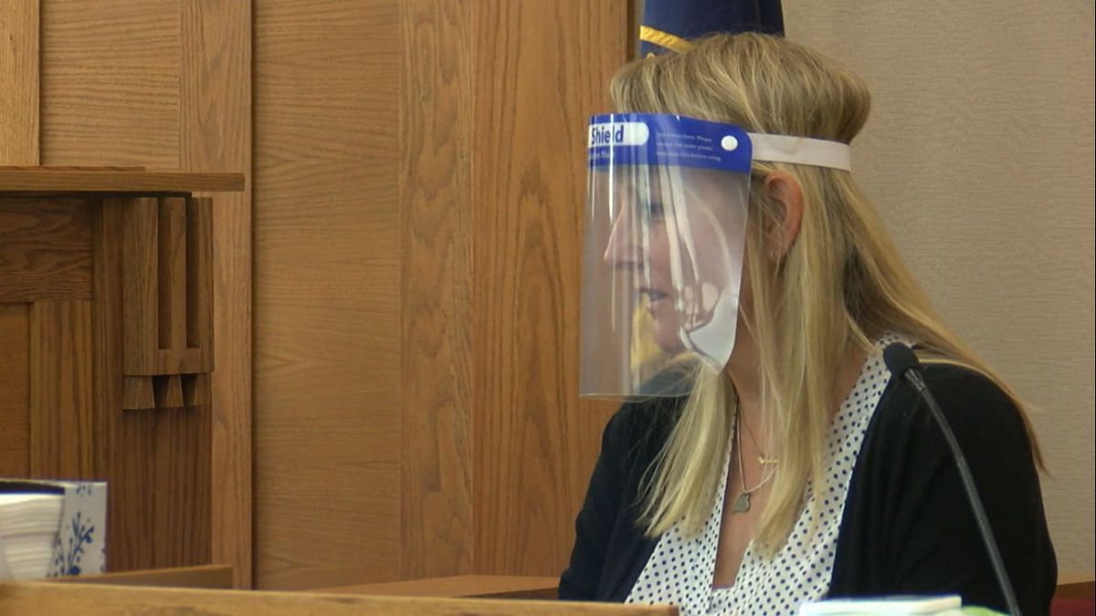 Susie Loofe, mother of Sydney Loofe, takes stand in trial of Bailey Boswell