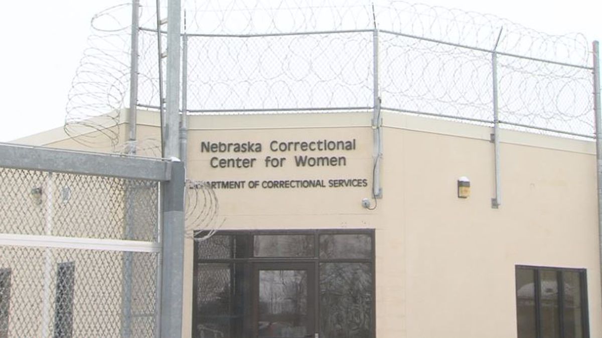 Corrections official resigned over inmate abortion decision