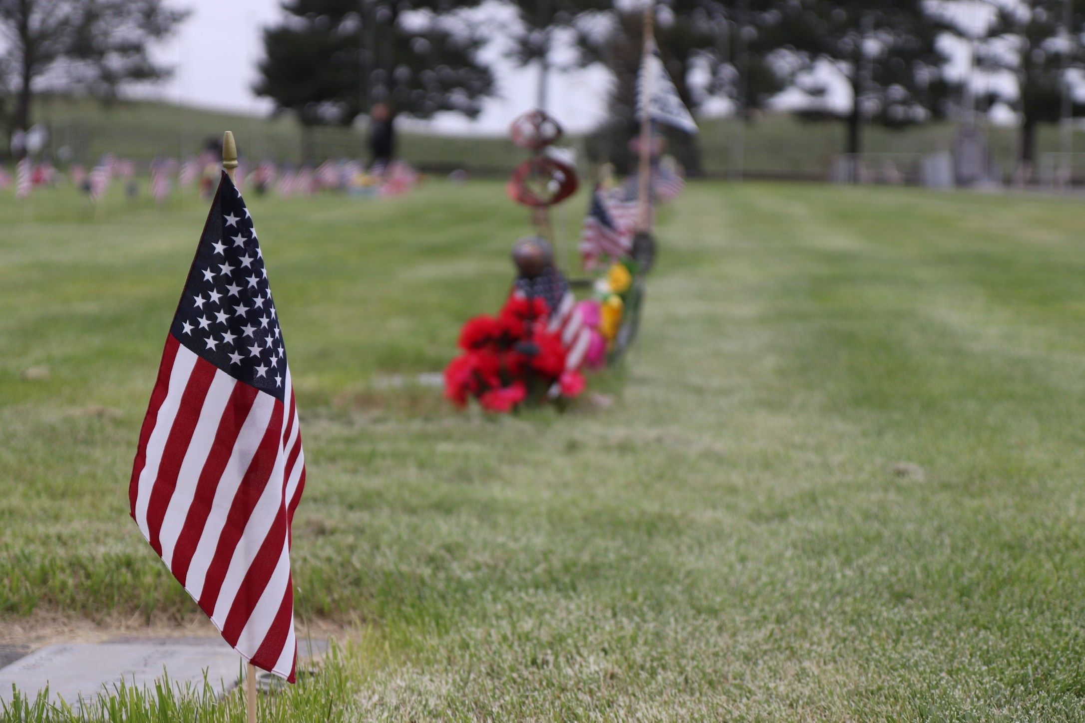 PHOTOS Volunteers prep Greenwood Cemetery for Memorial Day NEWS
