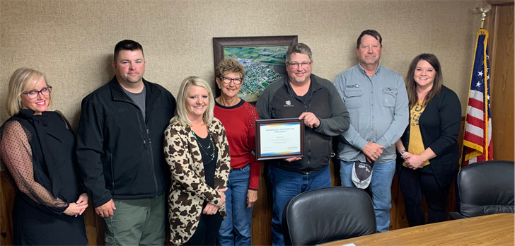 Left to right: DED/Governor’s Office Consultant Brittany Hardin, Councilman Jarod Hahn, Economic Development Director Shaunna Mashek, Councilwoman Lynda Johnson, Mayor Steve Brott, Councilman Dan Riley, City Clerk/Administrator Ashlea Bauer.