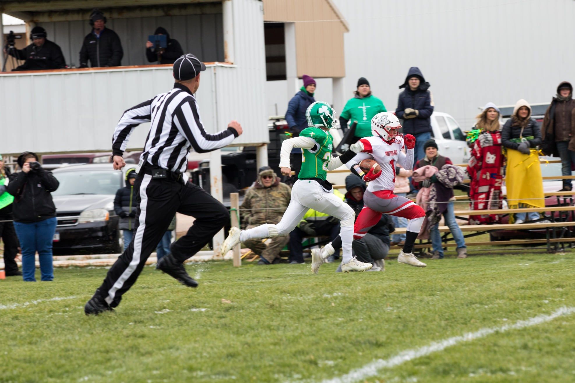 PotterDix holds on in semis, advances to first football championship