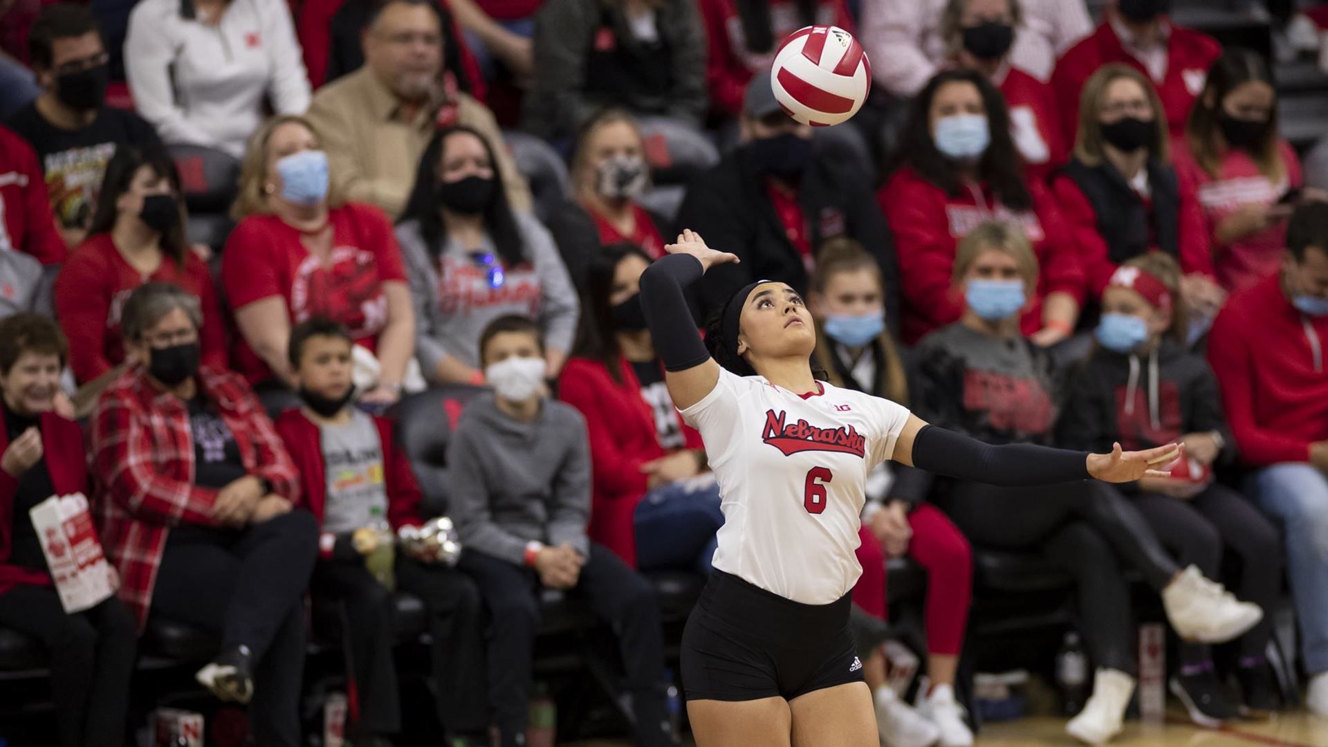 Keonilei Akana tied her career high with five aces Friday at No. 5 Wisconsin.