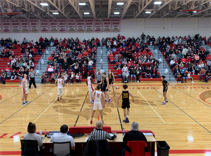 The Cardinals rallied back and held on late to beat the Braves